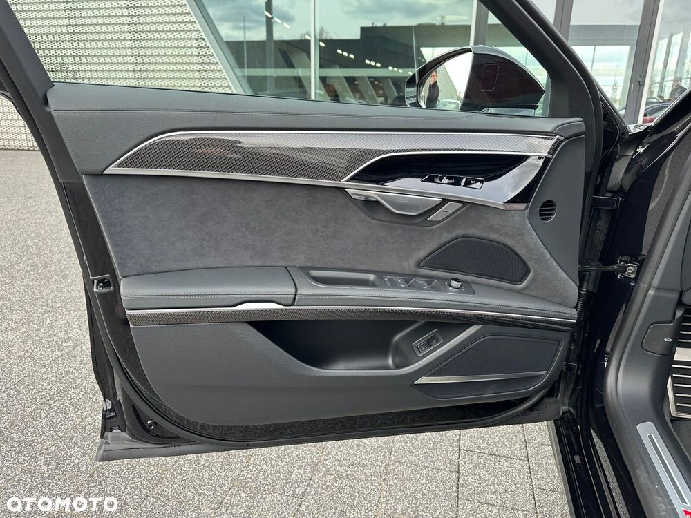 Audi A8 - 12