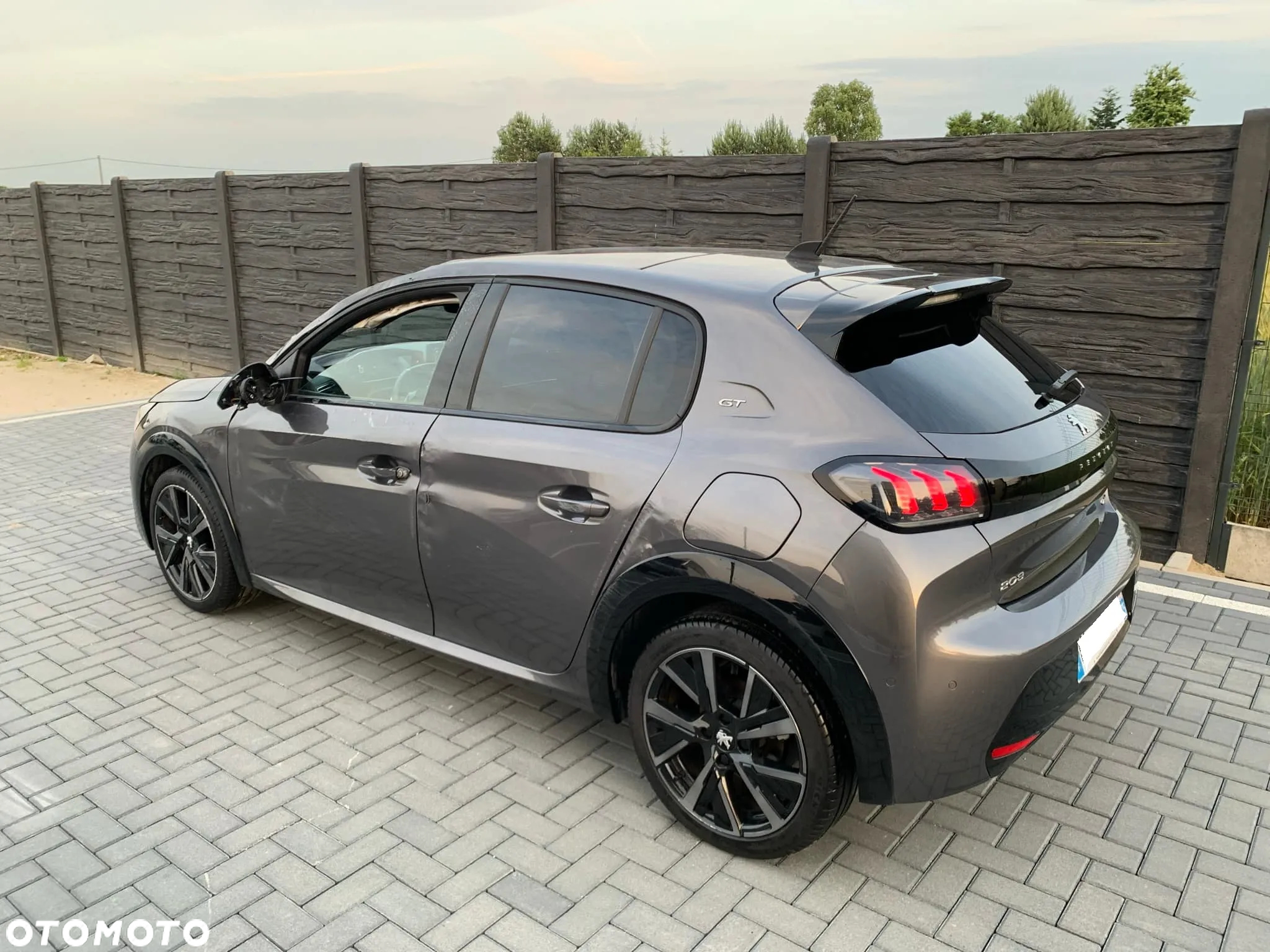 Peugeot 208 PureTech 100 EAT8 GT - 6
