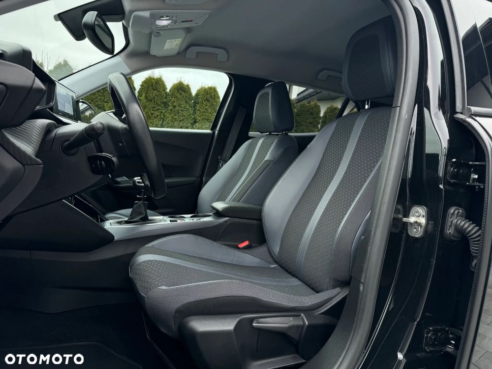 Peugeot 2008 - 13