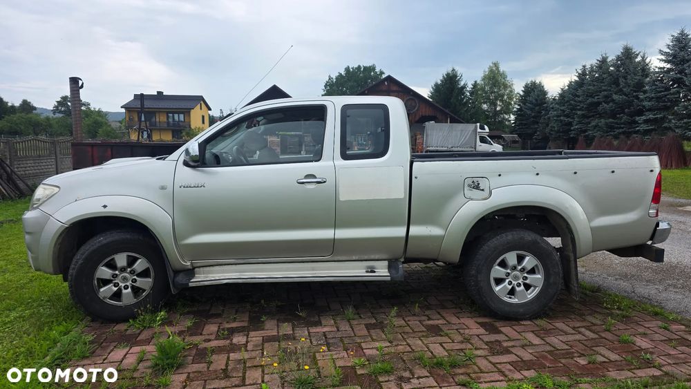 Toyota HILUX - 9