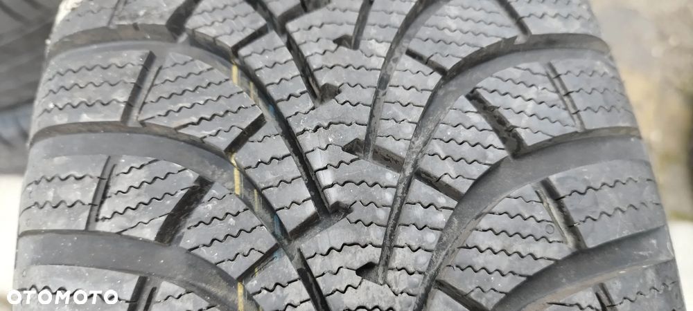 205/55/16 goodyear ultra grip8-9 - 3