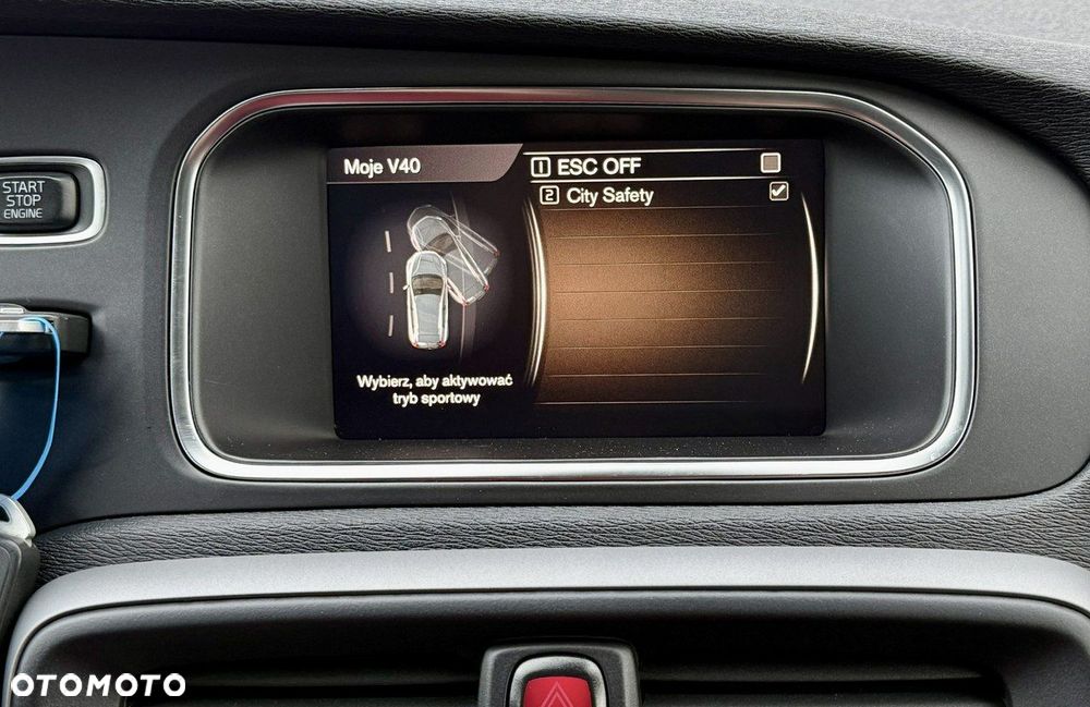 Volvo V40 Cross Country D3 Drive-E Momentum - 24