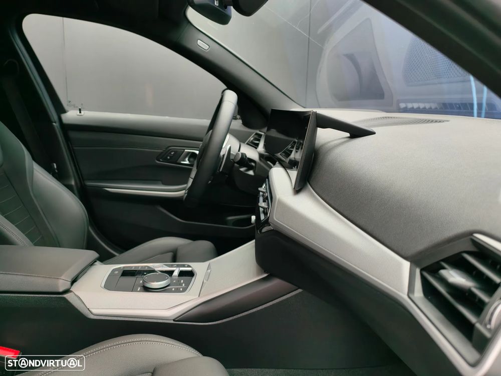 BMW 318 d Aut. M Sport - 28