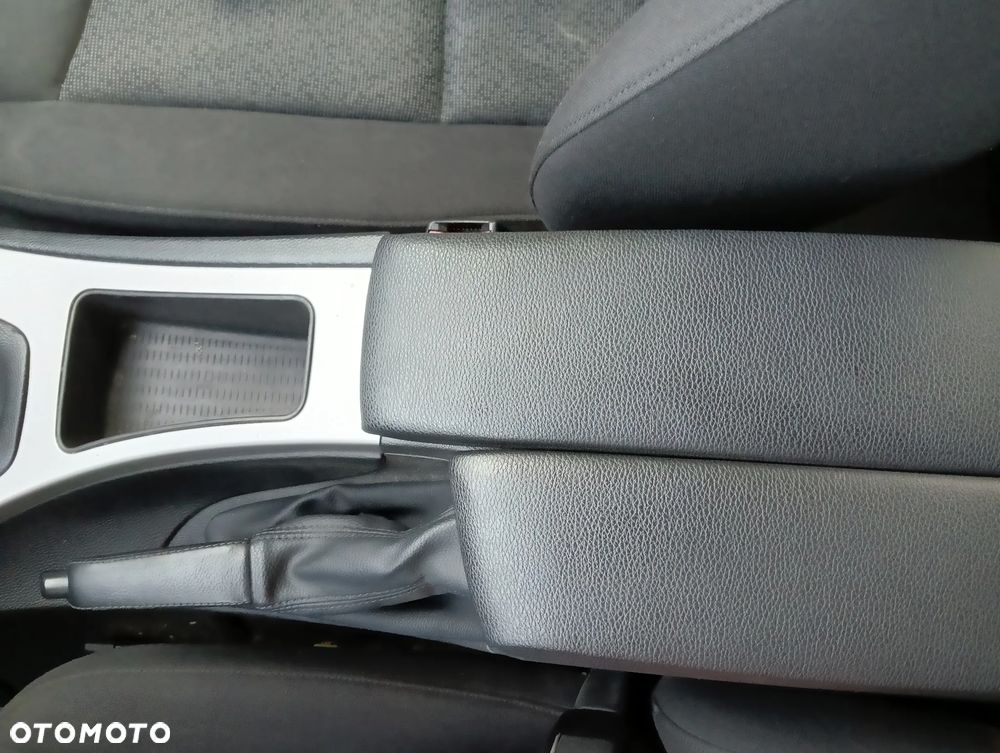 BMW Seria 3 320i - 12