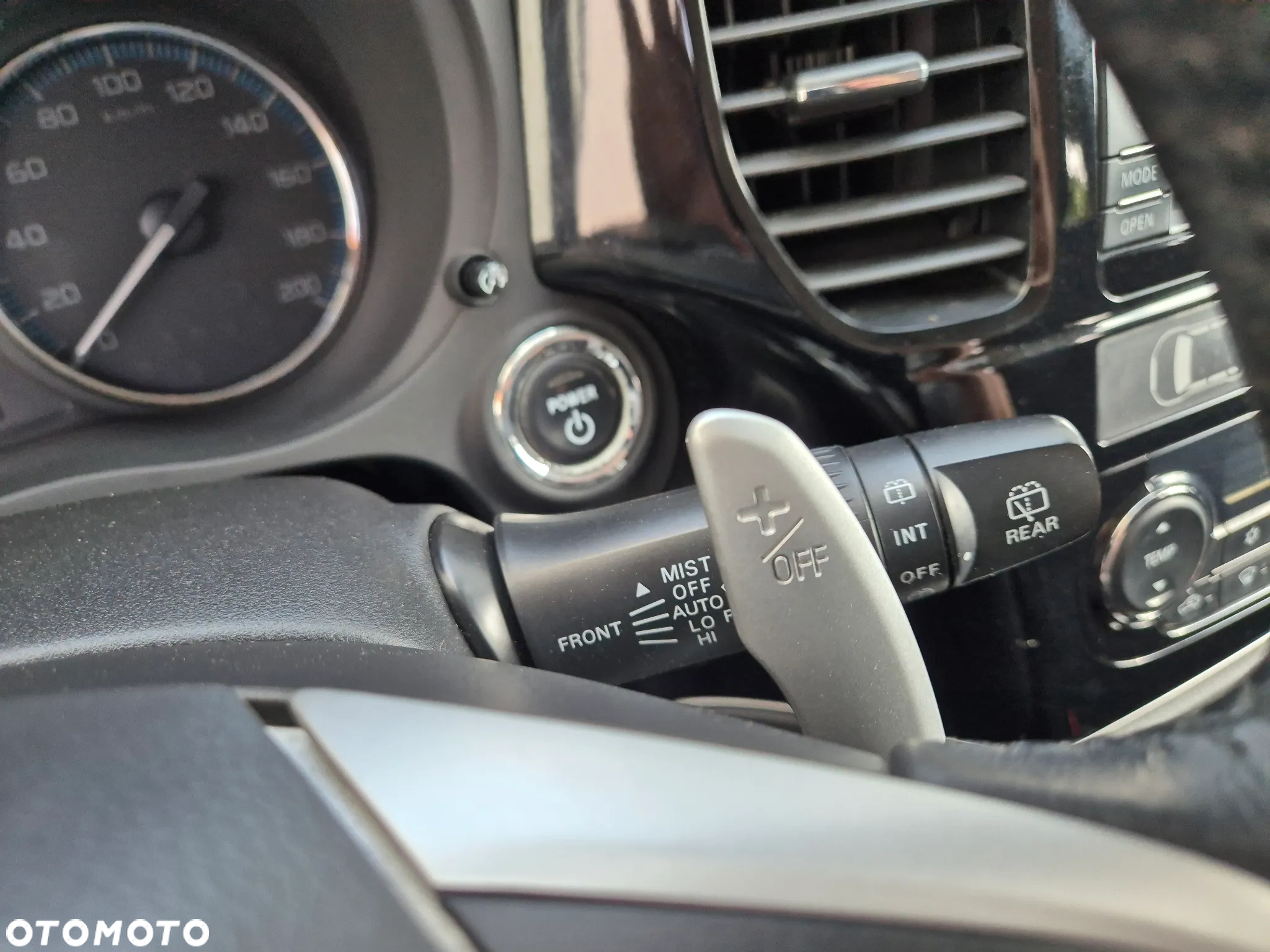 Mitsubishi Outlander 2.0 4WD Plug-In Hybrid - 39