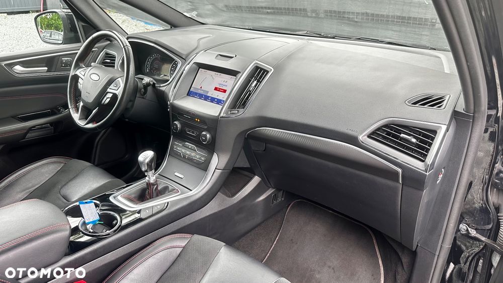 Ford S-Max - 39