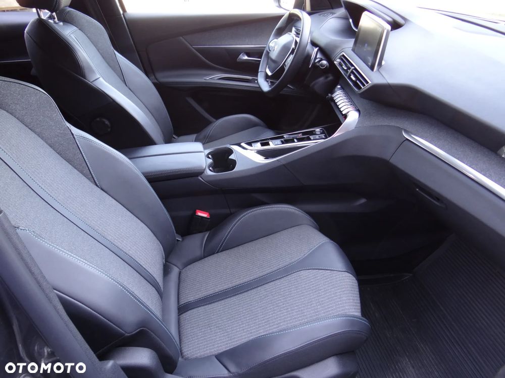 Peugeot 3008 1.2 PureTech Allure Pack S&S EAT8 - 18