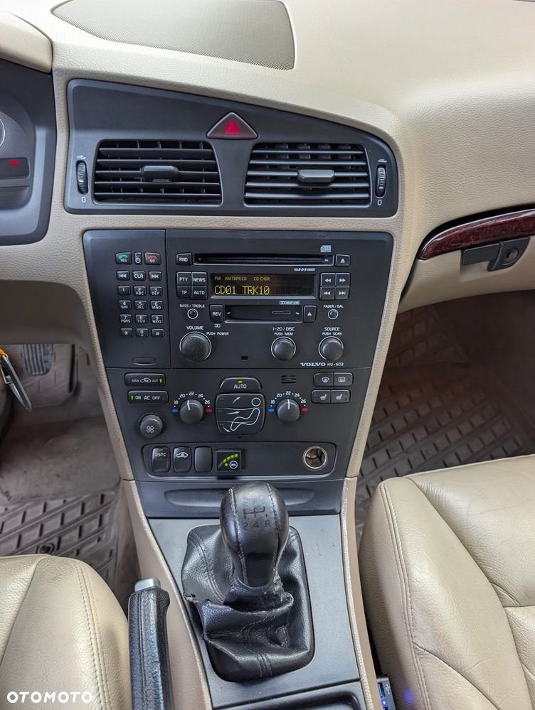Volvo V70 2.5 T Optima - 11