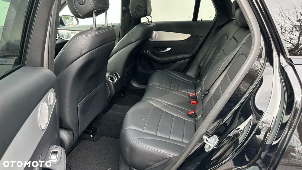 Mercedes-Benz GLC 300 4Matic 9G-TRONIC - 24