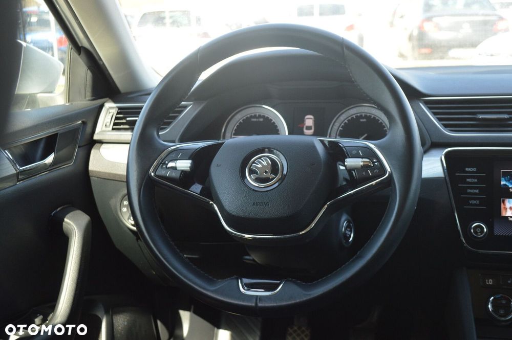 Skoda Superb 2.0 TDI SCR Ambition - 23