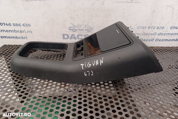 Consola centrala Volkswagen VW Tiguan 1 (facelift) 5N  [din 2011 pana  2017] seria Crossover 2.0 TD - 1