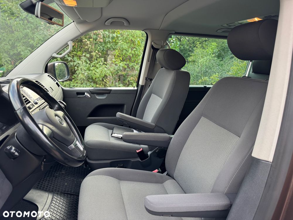 Volkswagen Caravelle - 16