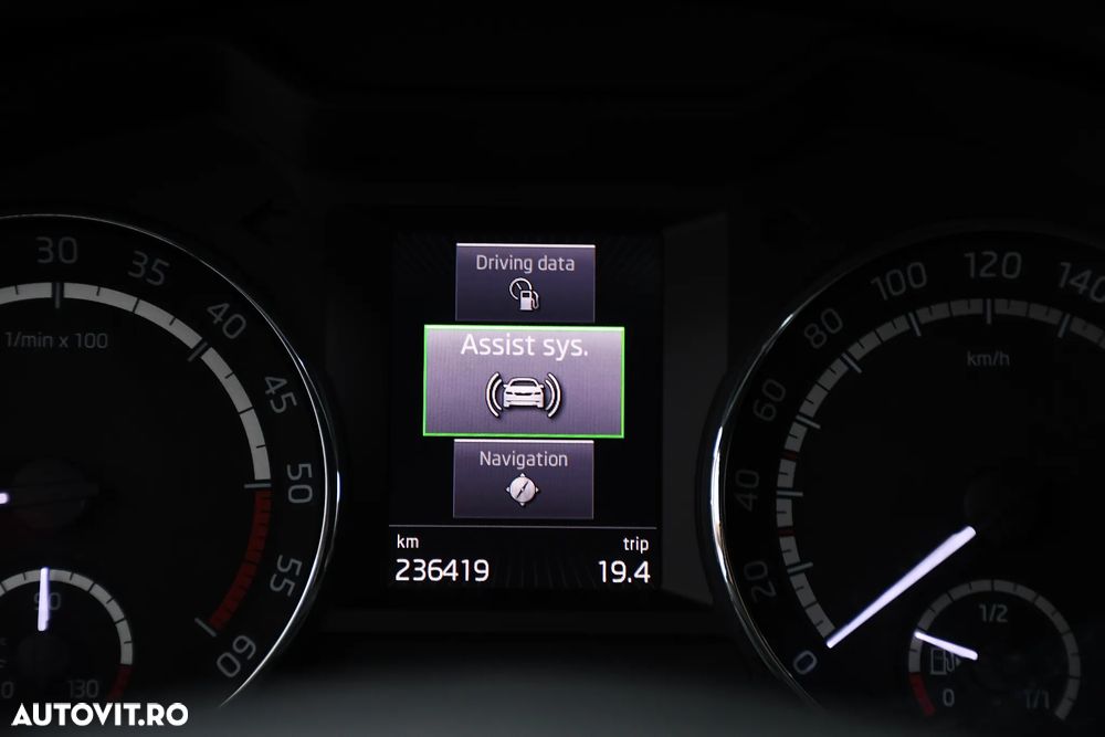 Skoda Octavia 2.0 TDI RS - 35