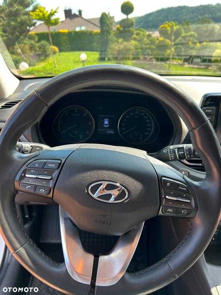 Hyundai i30 1.6 D Comfort DCT - 21