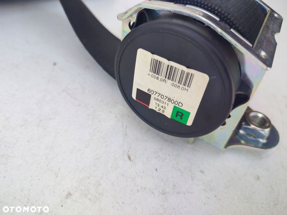 Pas bezpieczeństwa napinacz prawy przód OPEL CORSA D 607707800D EU 06-11 - 3