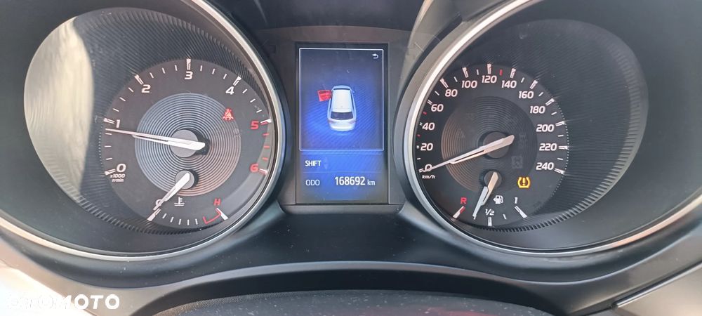 Toyota Avensis - 19