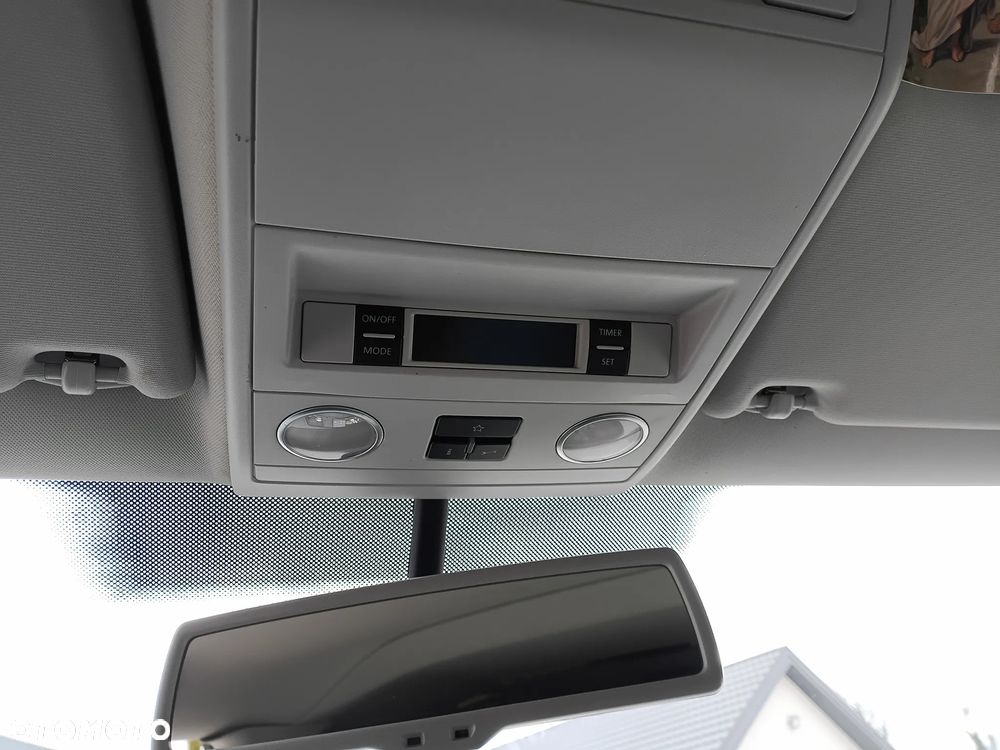 Volkswagen Caravelle - 20