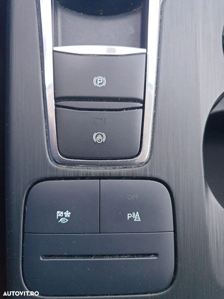 Ford Kuga 2.5 Duratec FHEV AWD Trend - 31