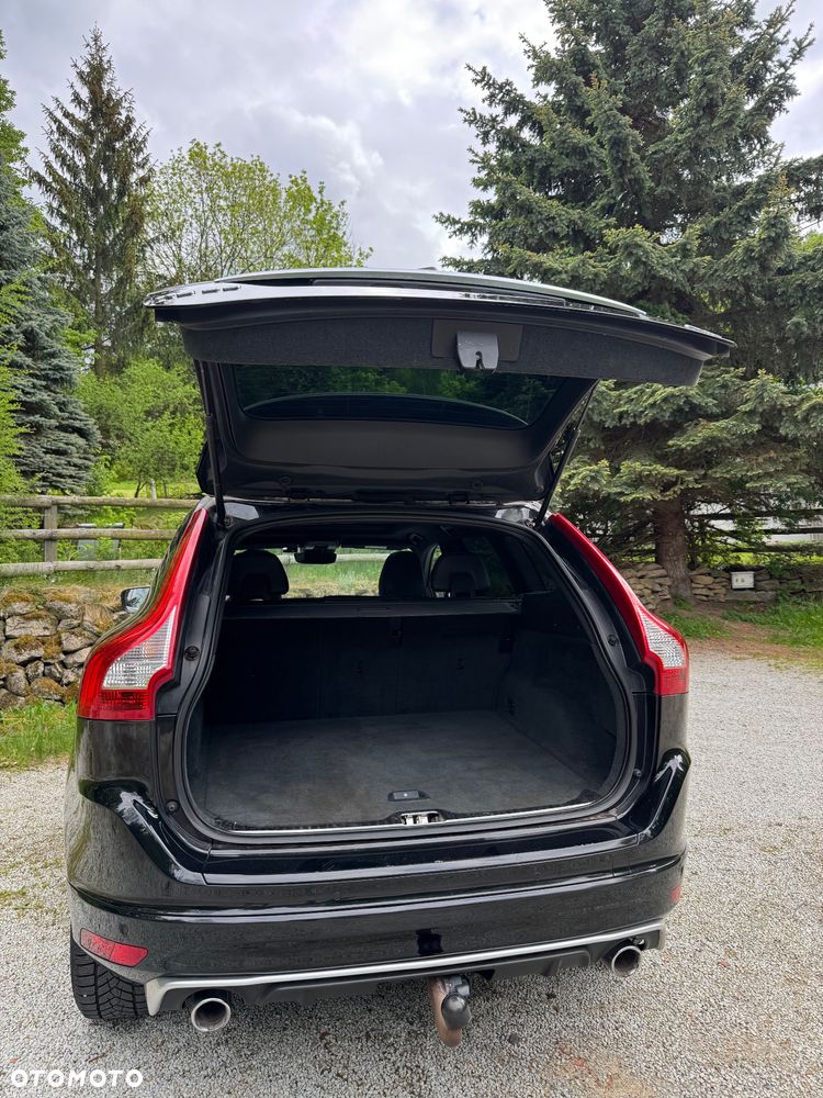 Volvo XC 60 D4 AWD R-Design Momentum - 6