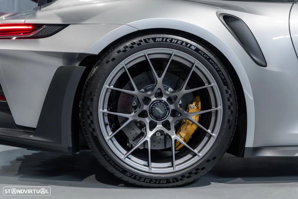 Porsche 911 (992) GT3 RS - 8