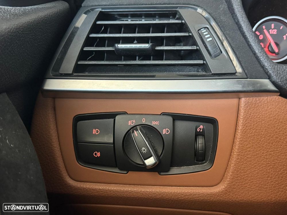 BMW 328 i Auto Pack M - 18