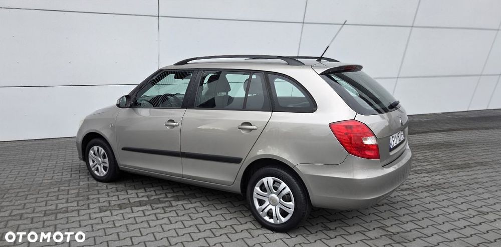 Skoda Fabia 1.2 HTP Ambiente - 18