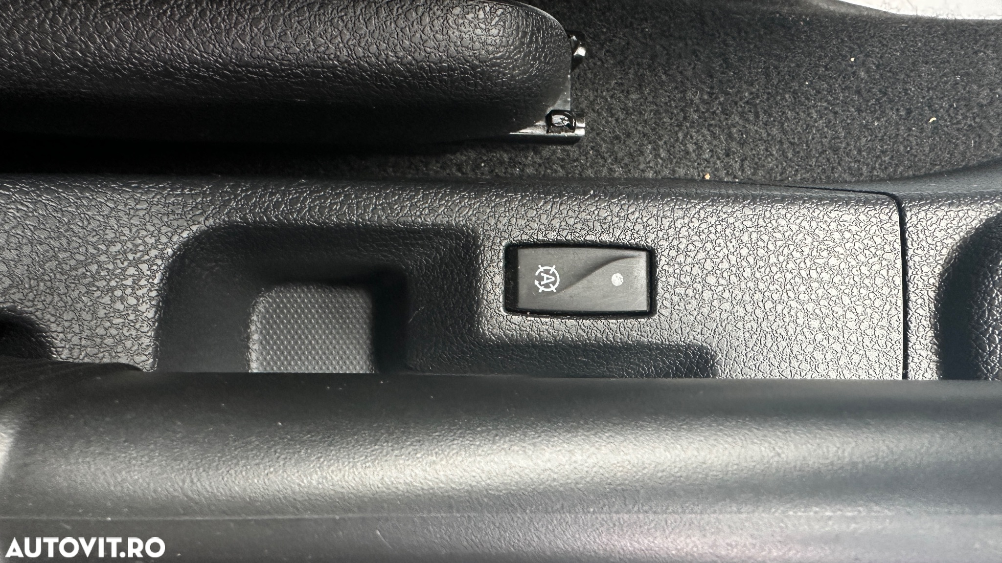 Dacia Sandero 1.2 16V 75 Celebration - 17