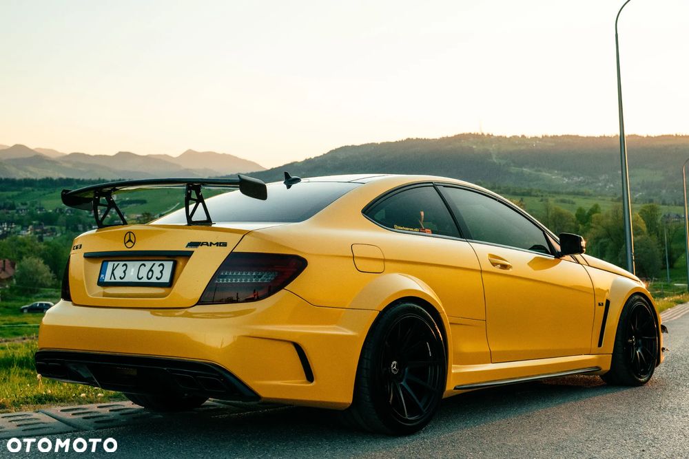 Mercedes-Benz Klasa C 63 AMG - 16