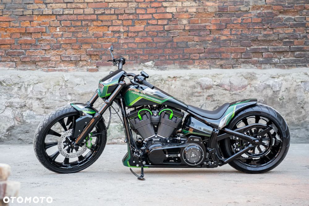 Harley-Davidson Softail Breakout - 5