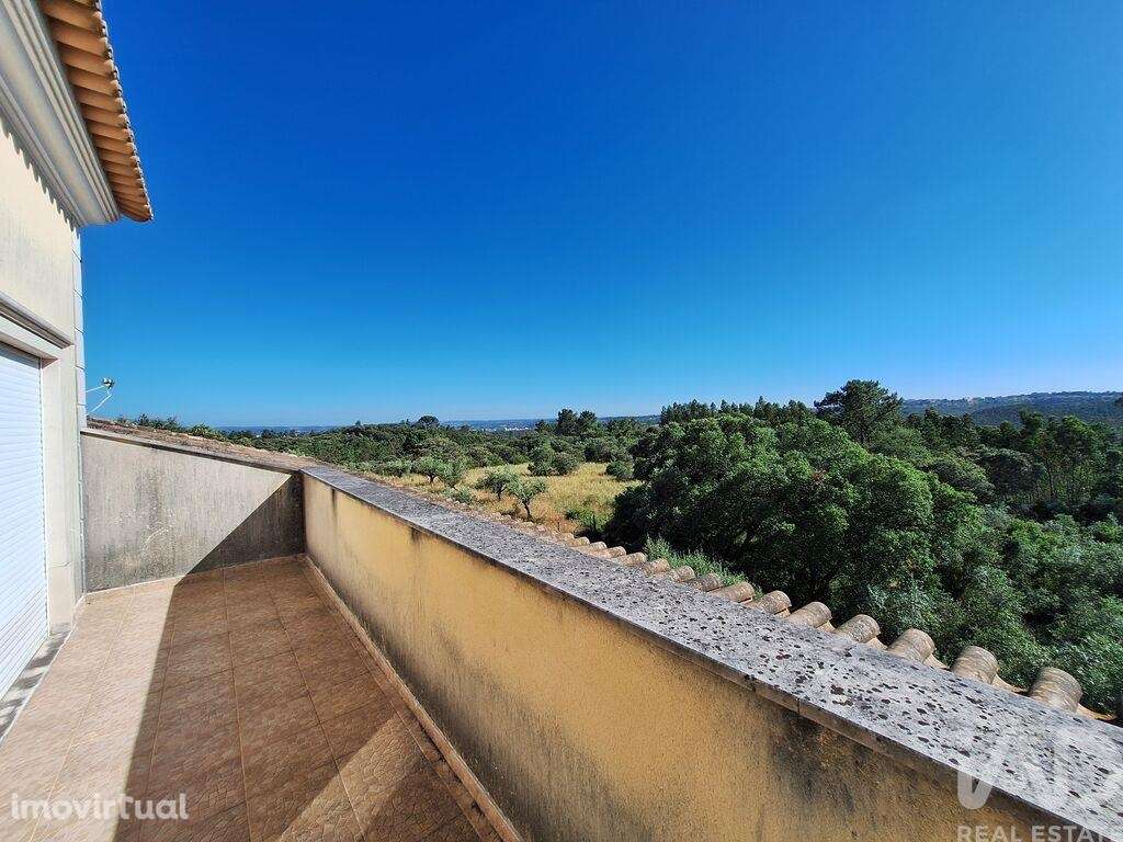 Moradia bi-familiar T4 em Além da Ribeira e Pedreira de 329 m2 - Grande imagem: 3/40