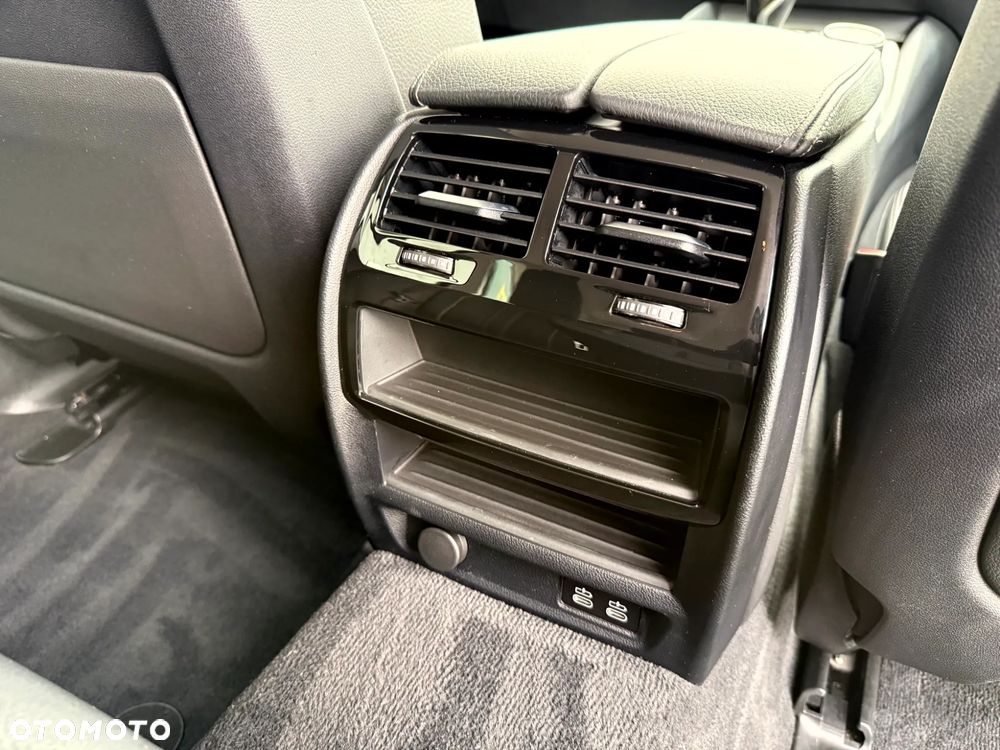 BMW Seria 5 520i - 30