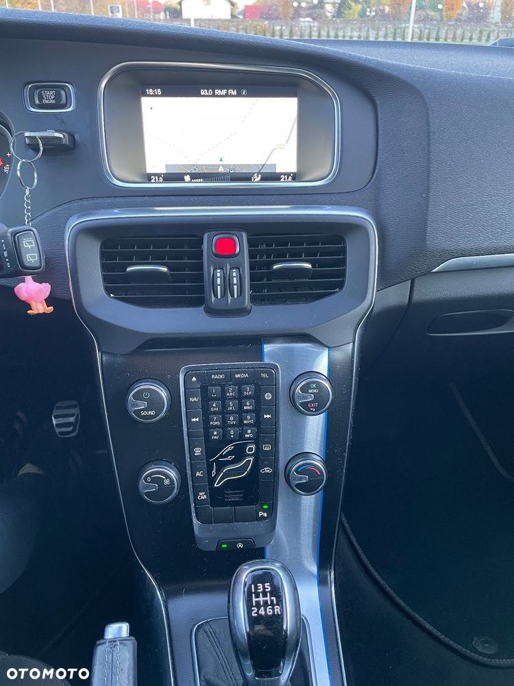 Volvo V40 D2 Drive-E R-Design Kinetic - 17