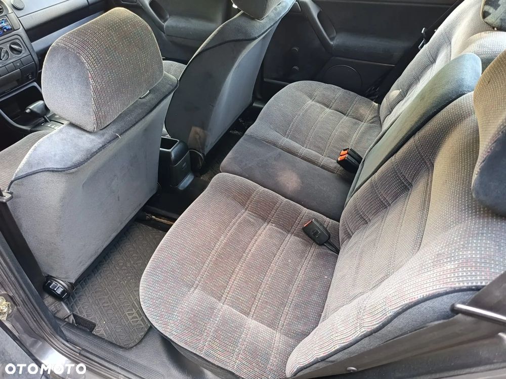 Volkswagen Vento - 8