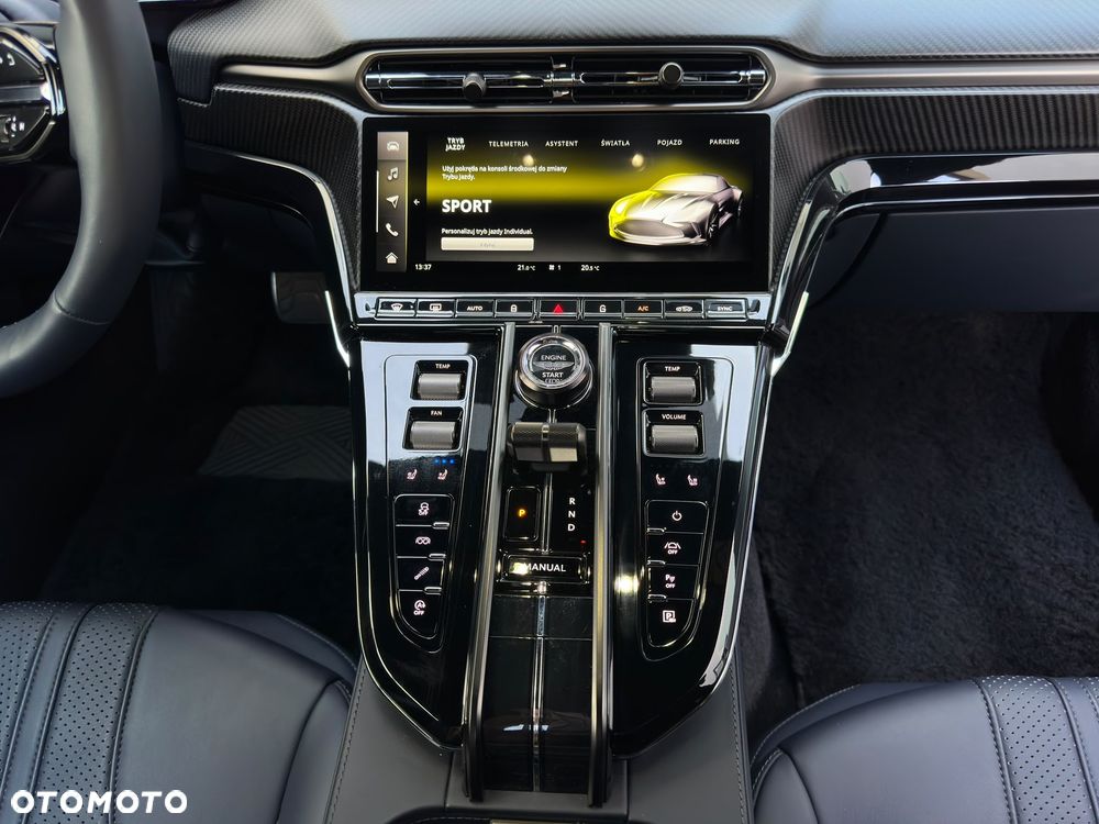 Aston Martin Vantage - 18