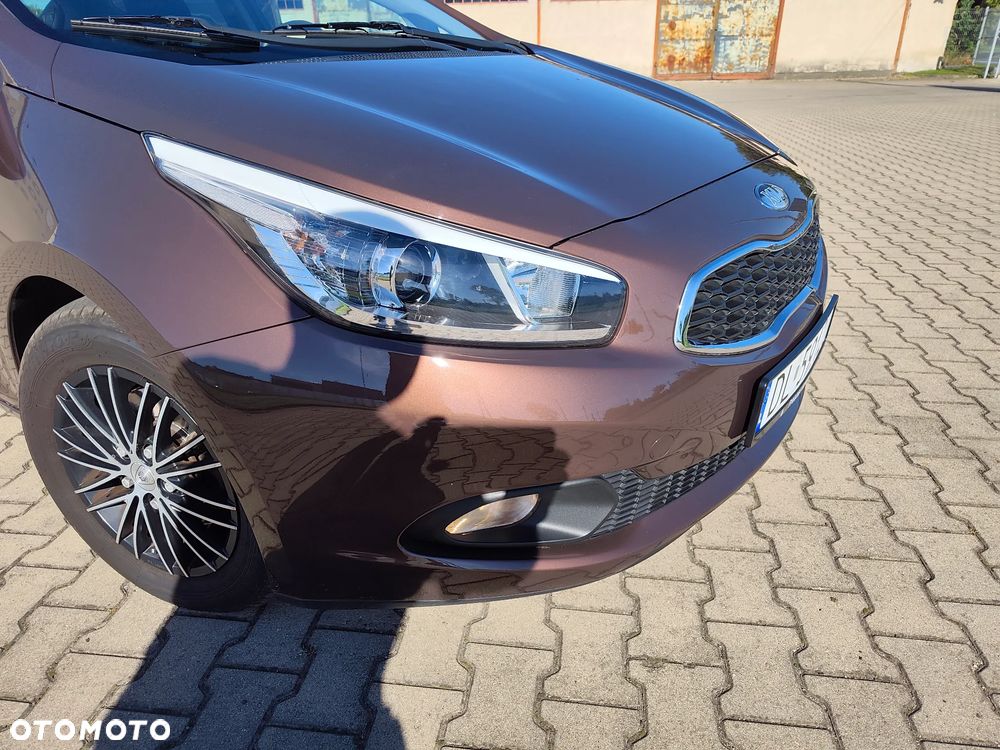 Kia Ceed 1.4 CVVT Dream-Team Edition - 16