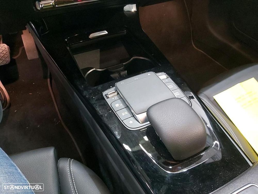 Mercedes-Benz A 250 e Style Plus - 13