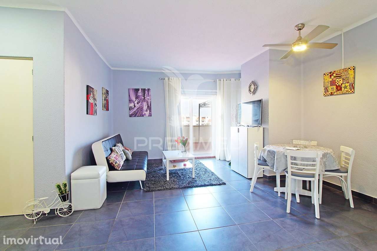 T1 com Grande Terraço no Vila Magna – Condomínio com Piscina - Grande imagem: 3/13