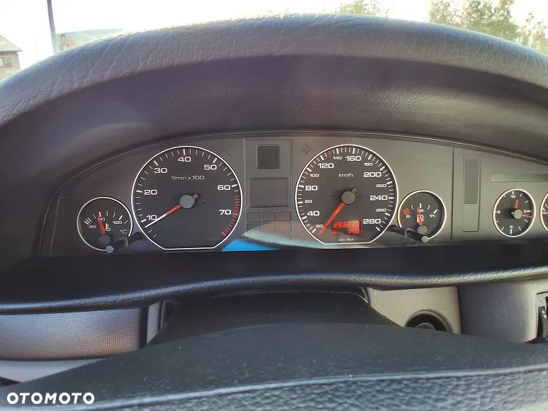 Audi A6 Limousine 2.6 E - 15