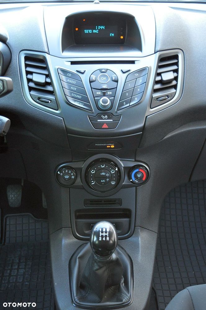 Ford Fiesta 1.25 Ambiente EU5 - 26