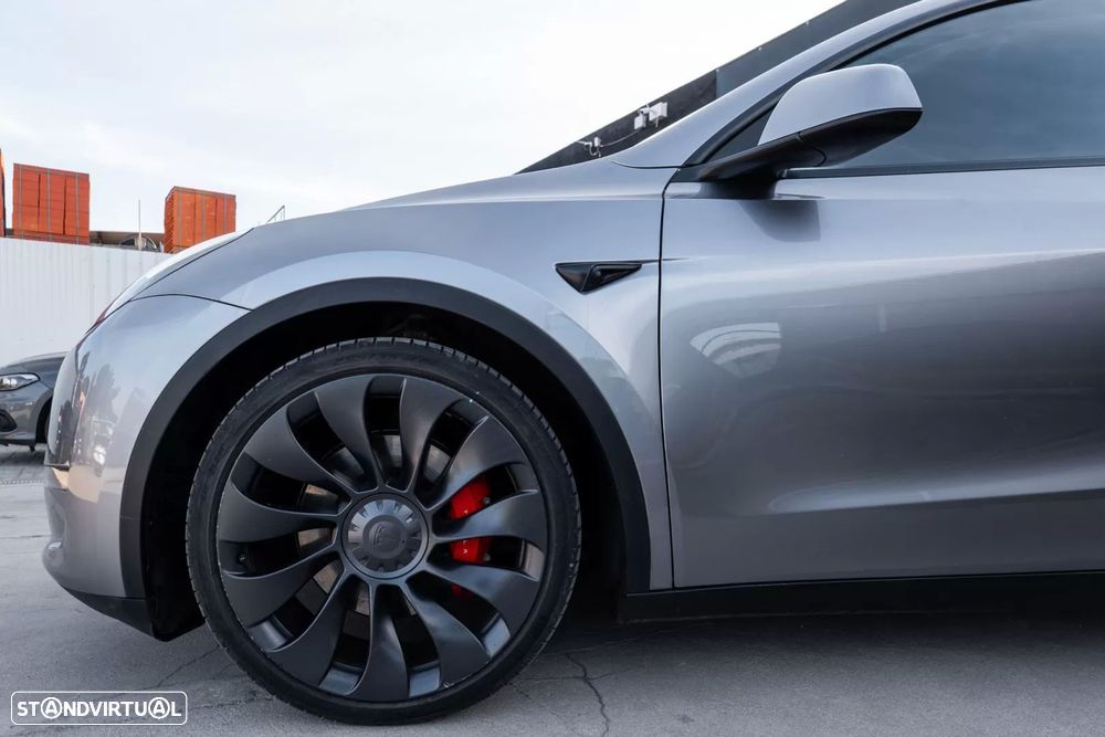 Tesla Model Y Performance Tração Integral — fotografia 9