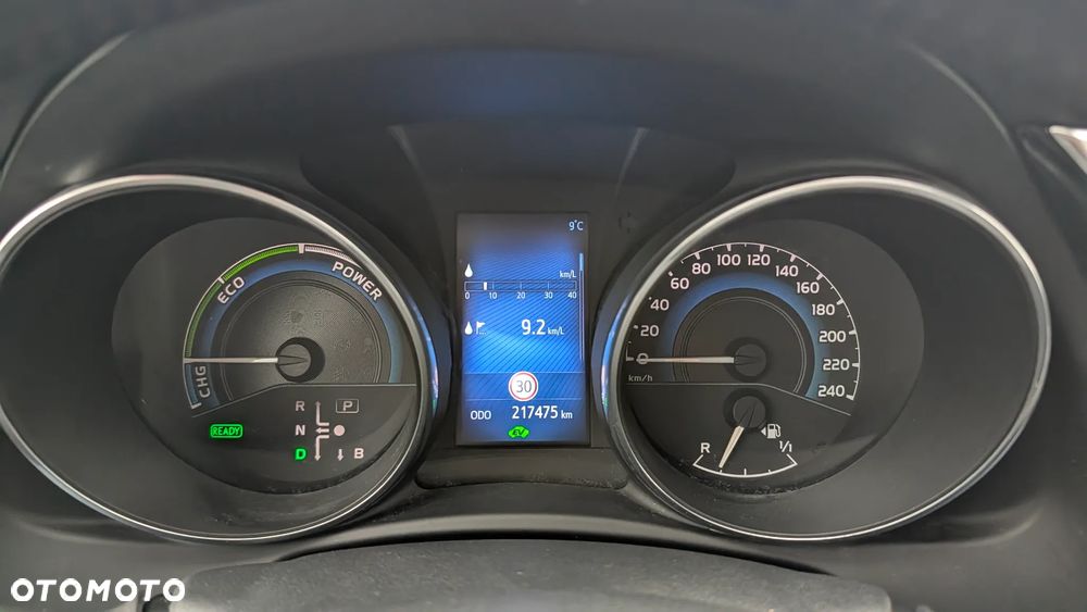 Toyota Auris 1.8 HSD Luna - 24