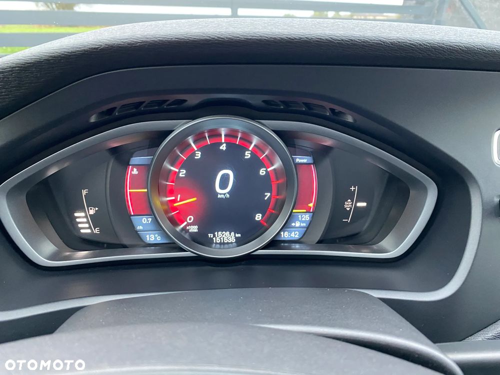 Volvo V40 T3 Momentum - 8