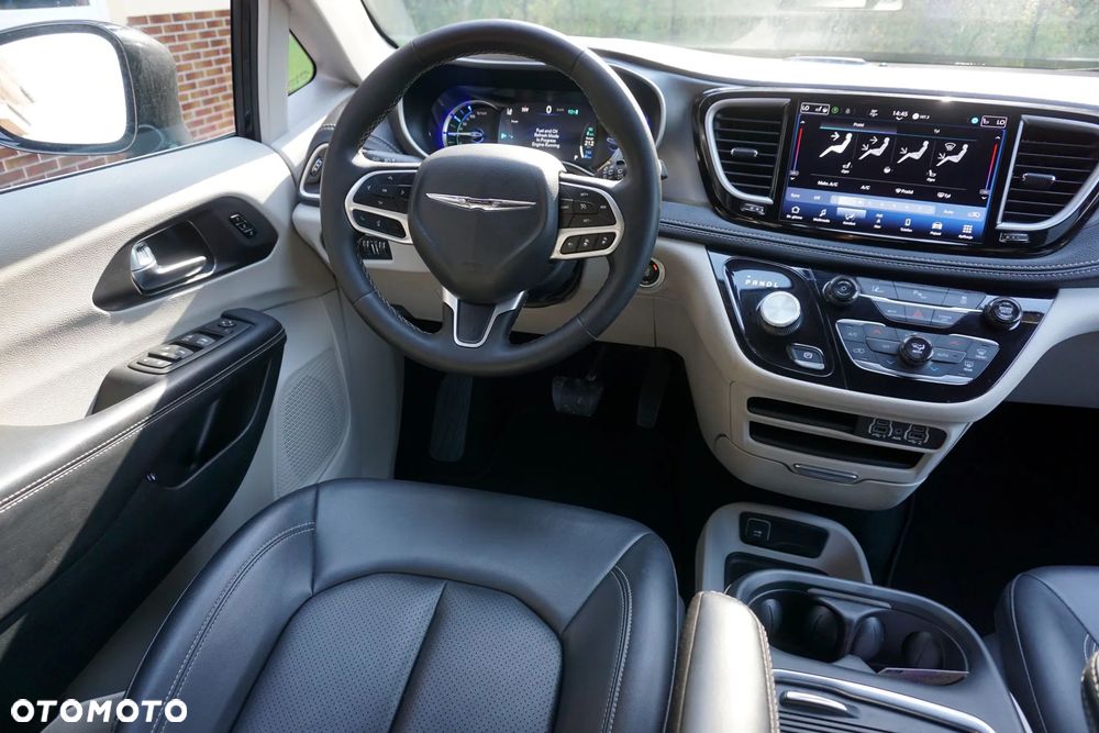 Chrysler Pacifica - 23