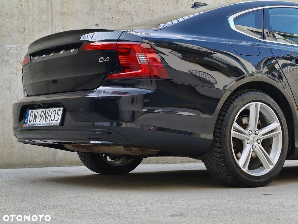 Volvo S90 D4 Momentum Pro - 31