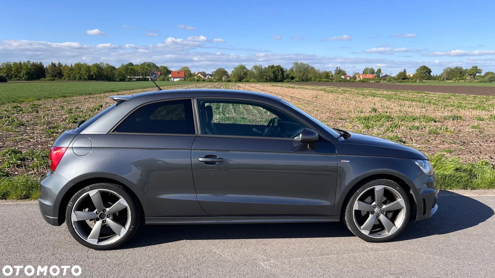 Audi A1 2.0 TDI S line Sportpaket - 4