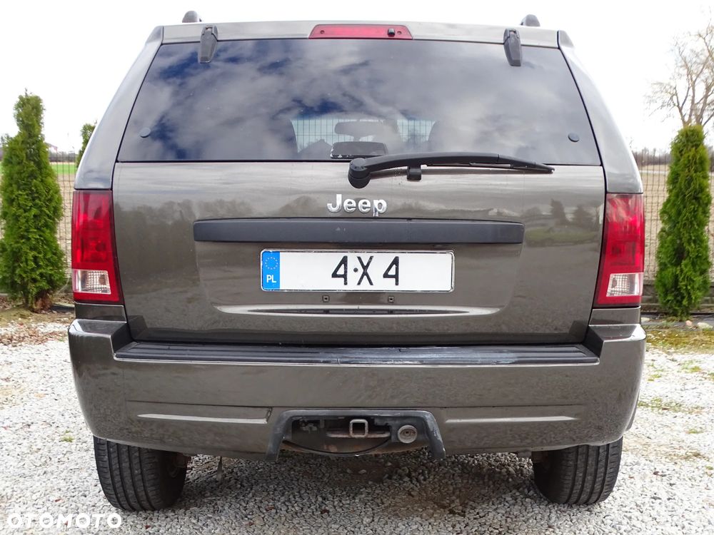 Jeep Grand Cherokee - 27