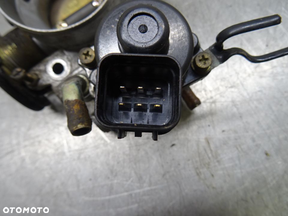 MITSUBISHI COLT V 3D 1.3B PRZEPUSTNICA - 3