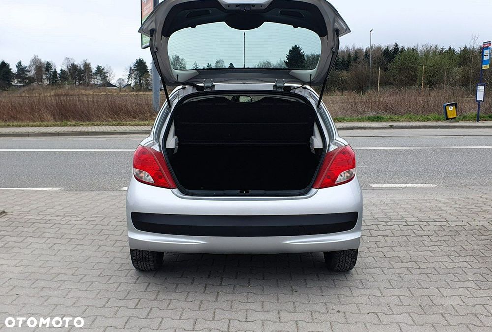 Peugeot 207 - 15