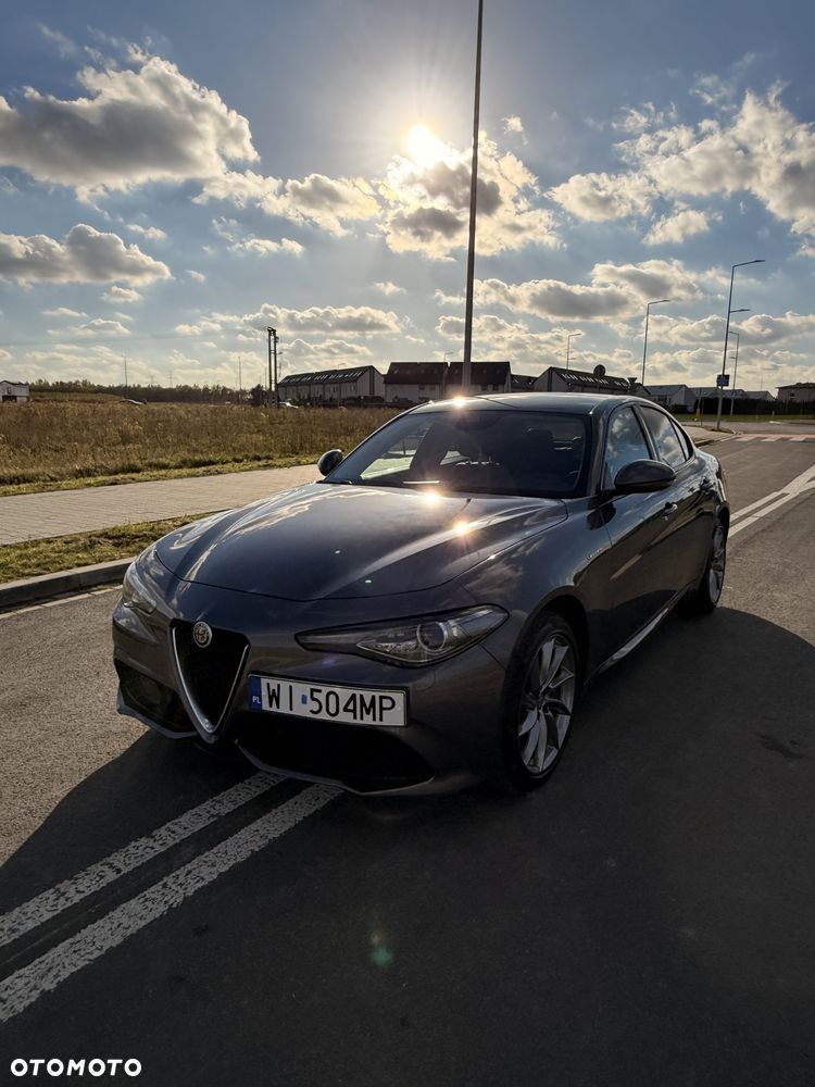 Alfa Romeo Giulia 2.0 Turbo Veloce - 1