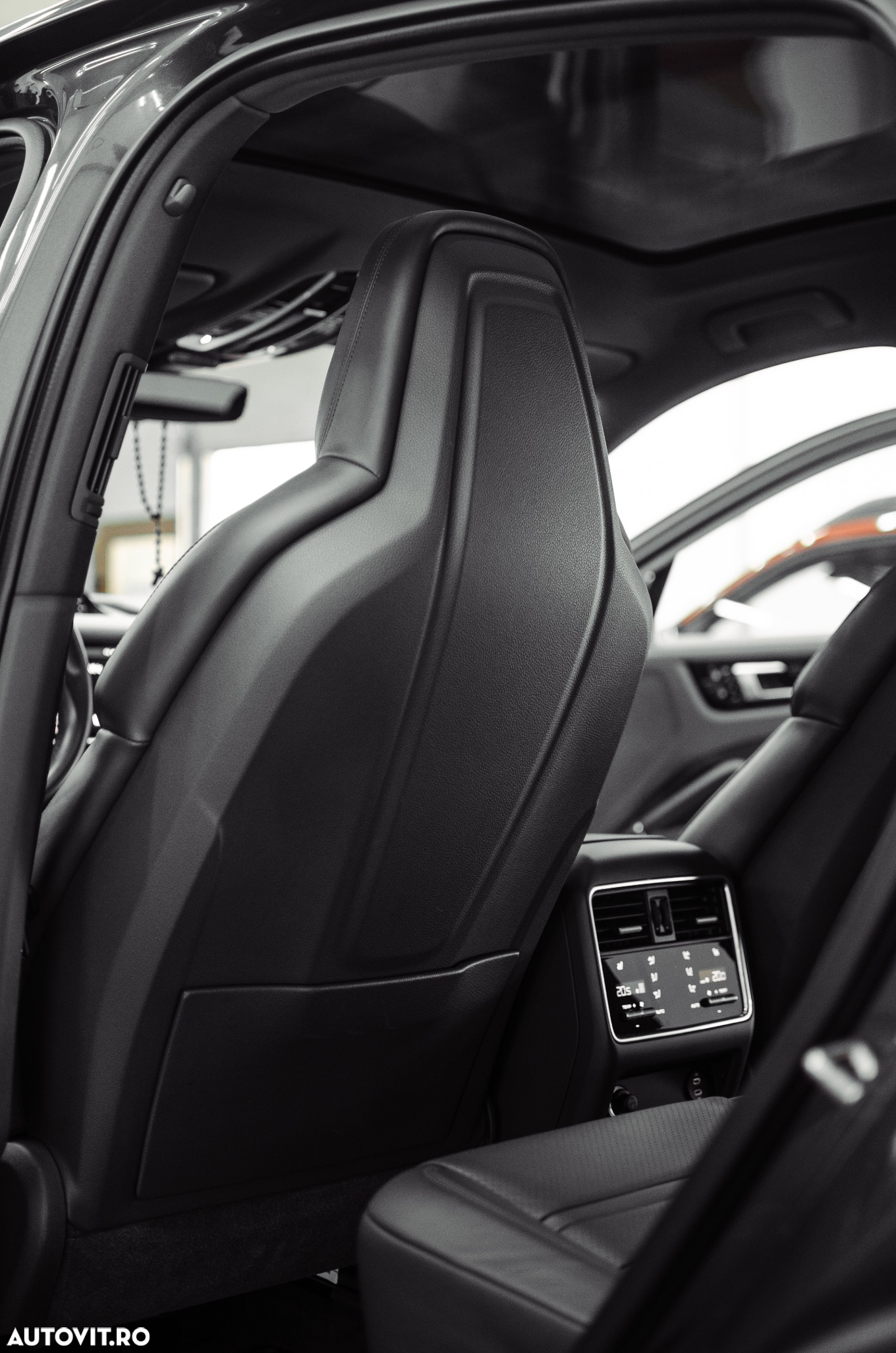 Porsche Cayenne Coupe Standard - 15